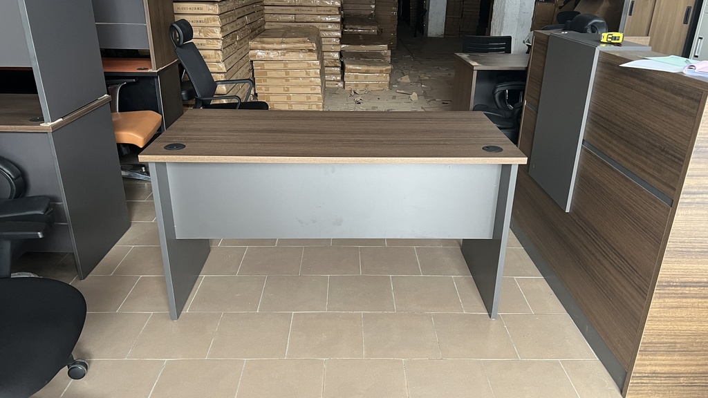 Bureau agent  économique simple marron  140*70*75cm